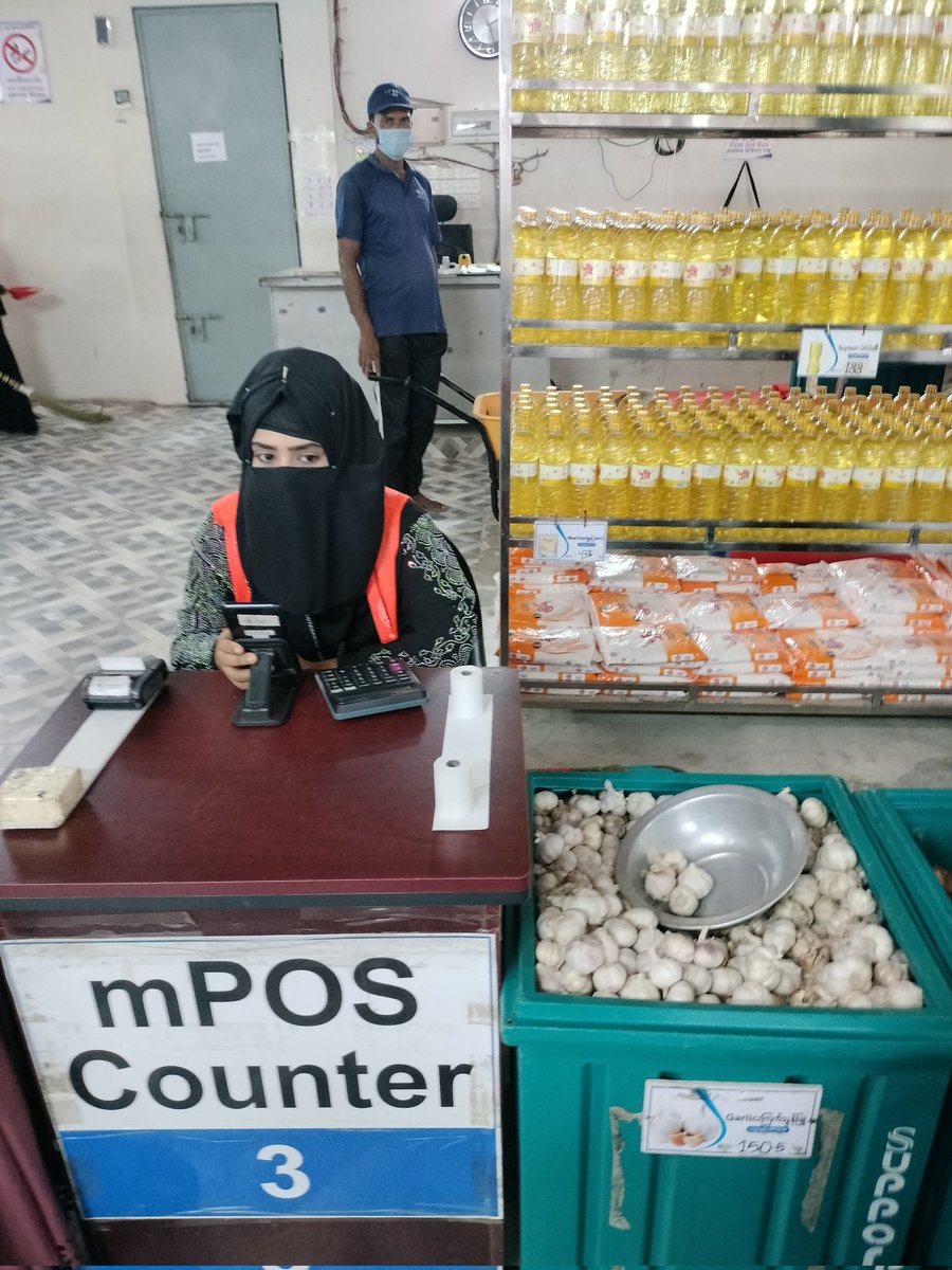 CLechervy's tweet photo. Les #rohingyarefugees 🇧🇩 sont aidés à hauteur de 13$ par mois &amp; par personne. Un concours insuffisant pour beaucoup, appelé aussi à se contracter si de nouvelles solidarités ne se manifestent pas rapidement. #WhatsHappeningInMyanmar #AvecToiMyanmar https://t.co/gIWPjmHPpN