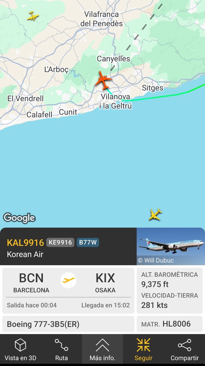 Para los "frikis" si queréis seguir el avión del Barça a Japón en FlightRadar24