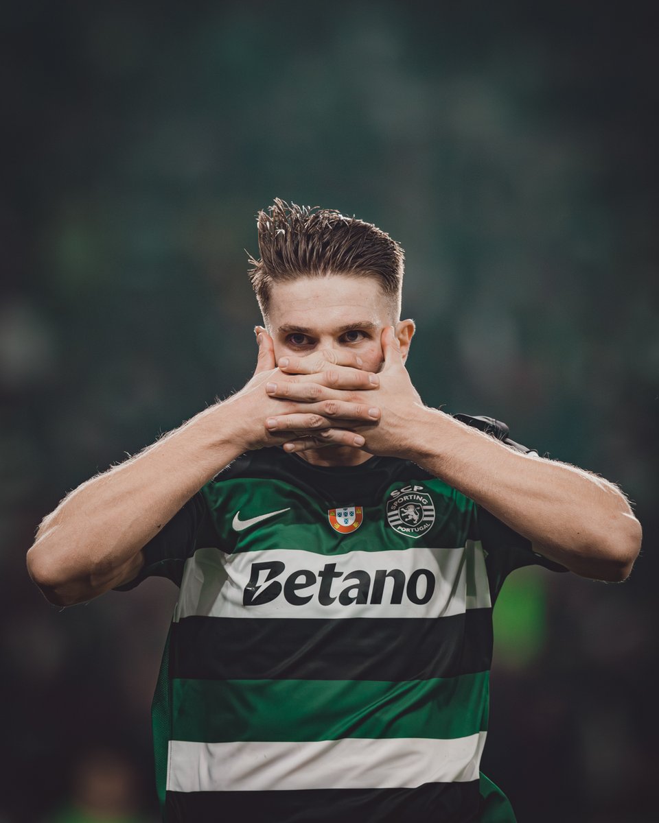 CabineSport's tweet image. Gyökeres foi finalmente autorizado a viajar para Londres
Departamento jurídico do Sporting concluiu a análise dos documentos da transferência para o Arsenal.
📸 @MaciejRogowski