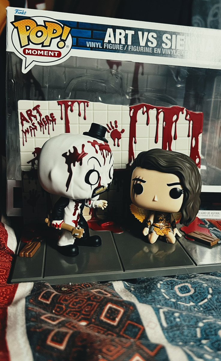 spaenys's tweet image. I FINALLY have my Art vs Sienna Funko! which I am getting signed by Lauren in October!!