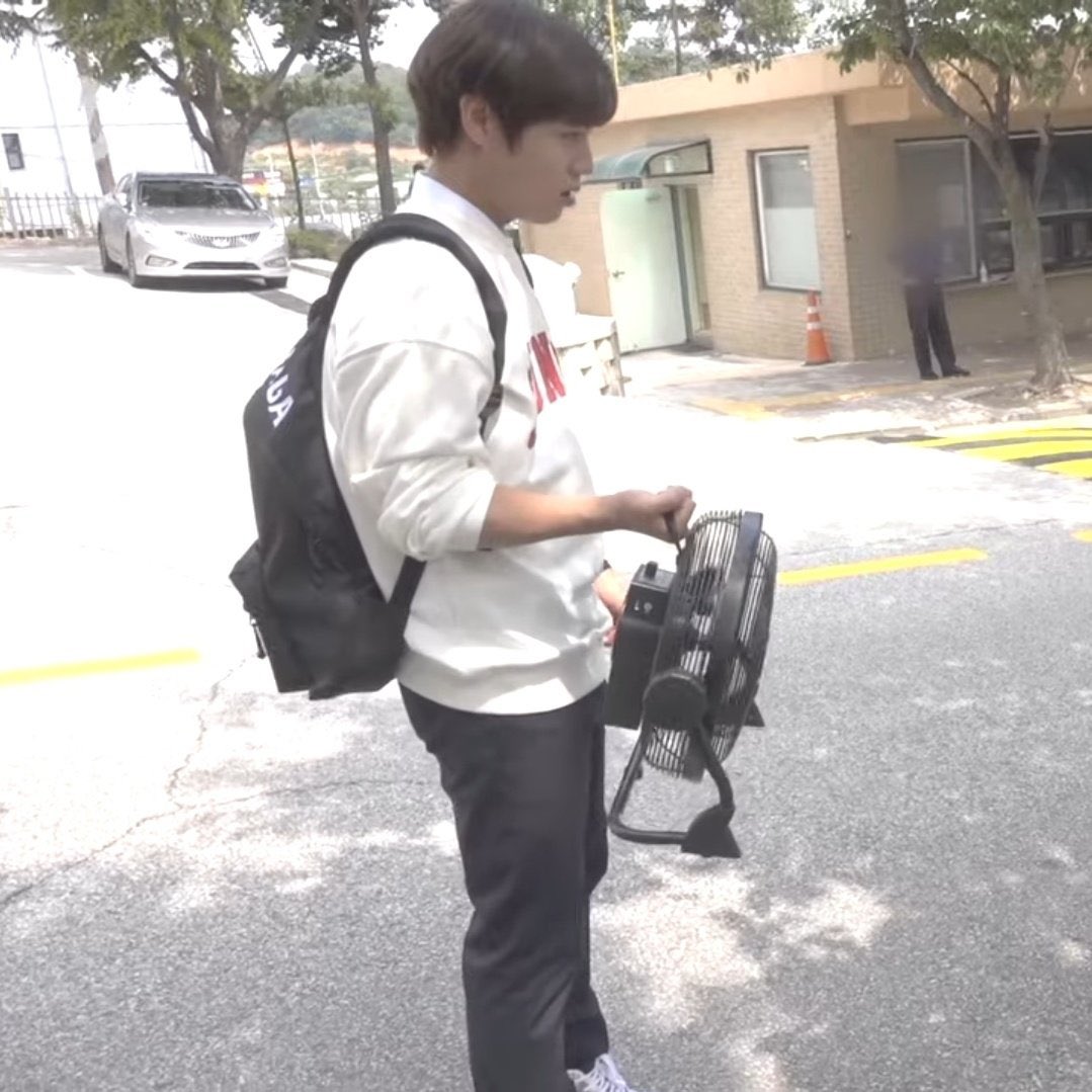 noirwink's tweet image. 지후니 왕 선풍기 챙겼니