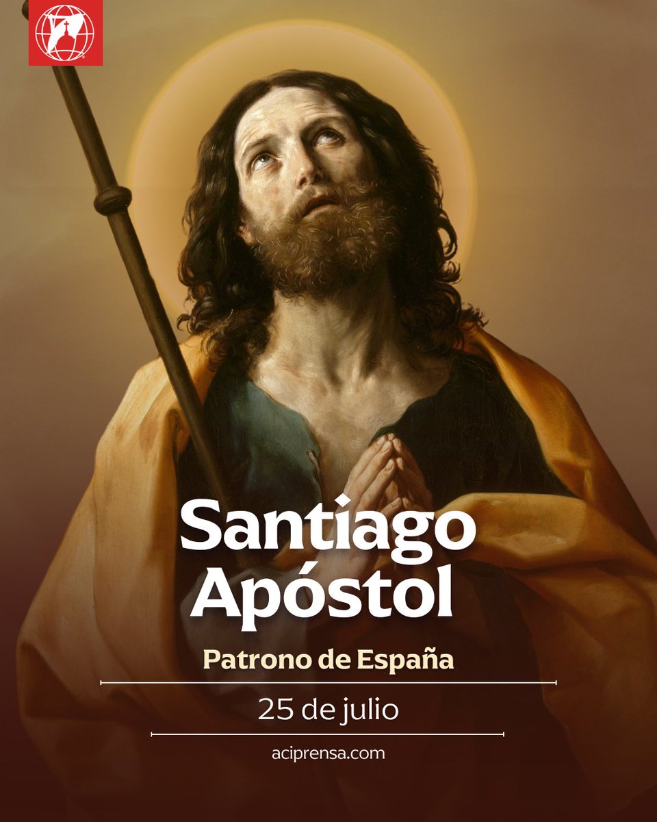 aciprensa's tweet photo. Cada 25 de julio la Iglesia celebra la fiesta de Santiago Apóstol, o Santiago, el Mayor -conocido también como Santiago, el de Zebedeo- uno de los doce apóstoles elegidos por Cristo. Podemos conocerlo en distintas facetas de su vida gracias a que son varios los textos del Nuevo Testamento en los que aparece mencionado. A este Santiago se le suele denominar ‘el mayor’ para diferenciarlo de otro de los apóstoles de Cristo, ‘Santiago, el Menor’.

El apóstol Santiago ocupa un lugar especial en la historia de la Iglesia primitiva, destacando por su virtud, empuje evangelizador y carácter valeroso. Fue él quien llevó la Palabra de Dios a tierras completamente alejadas de su Galilea natal, como es el caso de la península ibérica. Precisamente por su presencia allí, sembrando la fe, Santiago es reconocido como Patrono de España.

El “Hijo del trueno” -apelativo que usó Jesús con él y con su hermano Juan, en alusión al padre de ambos, Zebedeo- además de ser patrono de España y de la caballería de ese país, es patrono de los curtidores, veterinarios y equitadores.

Santiago nació en Betsaida, Galilea, hacia el año 5 a.C. Fue uno de los primeros convocados por Jesús, quien se acercó a él mientras pescaba en el lago de Genesaret junto a Juan, su hermano (Mc 1, 19).

De acuerdo a los Evangelios, Santiago fue testigo, con Juan y Pedro, de algunos de los momentos más intensos de la vida del Señor Jesús, lo que evidencia su cercanía con el Hijo de Dios. Algunos de esos momentos son, por ejemplo, la Transfiguración en el Monte Tabor, la pesca milagrosa y la noche en la que Jesús permanece orando en Getsemaní, en la víspera de su Pasión.

El nombre con que lo conocemos proviene de la unión de las voces ‘Sant’ y ‘Iacob’. Mientras la partícula ‘Sant’ equivale a ‘san’ o ‘santo’; ‘Iacob’ es el término hebreo para ‘Jacob’, que en griego se dice Ἰάκωβος, Ἰákobos. Ambas partículas - ‘Sant’ y ‘Iacob’- quedaron yuxtapuestas desde los albores de la España cristiana de los primeros siglos, cuyos guerreros se lanzaban a la batalla al grito de "¡Sant Iacob, ayúdanos!": la rapidez con la que se pronunciaba aquel grito de guerra produjo la voz amalgamada Sant-iago. De ahí el “¡Santiago, ayúdanos!”.

De manera paralela quedaría también su nombre asociado a la tradición bélica, al punto que buena parte de la iconografía lo representa como soldado montado en un caballo, blandiendo una lanza, en actitud de lucha. Es así que Santiago devino en ícono o símbolo de la lucha contra el mal y el pecado personal.

También es posible encontrar otra tradición iconográfica donde el apóstol aparece más bien como peregrino, vestido con una túnica sencilla, cubierto de una capa y sosteniendo un cayado o vara. Ese es el Santiago que se marcha hacia los rincones más apartados ‘del mundo’ llevando a Cristo a todos los corazones hambrientos de Él.

Es así como el arte a lo largo de la historia ha intentado representar simbólicamente los aspectos resaltantes de la personalidad del discípulo de Cristo; eso que muy bien expresó San Juan Crisóstomo cuando dijo de él: “Fue el apóstol más atrevido y valiente”.

El mundo hispánico estará siempre asociado, desde sus raíces, a Santiago. Las huellas que dejó este sobre el largo sendero de la historia son constituyentes del alma y la cultura de los pueblos hispanohablantes.

Si bien el arribo del apóstol a la antigua Hispania (España) respondía al primer anhelo de anunciar el Evangelio a todas las gentes, dicho anuncio pasó a integrar la matriz constituyente de la identidad española.

Uno de los símbolos de ese aporte identitario es evidentemente la catedral de Santiago de Compostela, considerada el principal santuario dedicado al apóstol en donde reposan sus restos. Hoy, como en el medioevo, miles de personas peregrinan a Compostela cada año, deseosas de recorrer la ruta del santo patrono de España -el Camino de Santiago-. Así lo hicieron santos, mártires y misioneros, muchos de ellos enviados después a América a evangelizar. El Nuevo Continente, por eso, abunda en expresiones de devoción al aguerrido apóstol.

Una de estas expresiones populares, muy importante, pero a veces olvidada, tiene que ver con la fundación de varias ciudades de América durante los periodos de la conquista y el virreinato. Los españoles, en su afán fundacional, característico del siglo XVI, dedicaron muchos lugares al santo y bautizaron varias ciudades con su nombre. Es el caso, por ejemplo, de Santiago de Chile, Santiago en República Dominicana, o Santiago de Cuba en Cuba.

El 9 de noviembre de 1982, San Juan Pablo II visitó la catedral de Santiago de Compostela e hizo un llamado a toda Europa a reavivar “aquellos valores auténticos” que la constituyeron, “porque los otros continentes te miran y esperan también de ti la misma respuesta que Santiago dio a Cristo: ‘lo puedo’”.

San Juan Pablo II añadiría con gran elocuencia:

“Yo, Sucesor de Pedro en la Sede de Roma, una Sede que Cristo quiso colocar en Europa y que ama por su esfuerzo en la difusión del cristianismo en todo el mundo. Yo, Obispo de Roma y Pastor de la Iglesia universal, desde Santiago, te lanzo, vieja Europa, un grito lleno de amor: Vuelve a encontrarte. Sé tú misma. Descubre tus orígenes. Aviva tus raíces”.

De acuerdo a la tradición, el apóstol Santiago fue quien preparó el camino para que la Virgen María sea reconocida como el "Pilar" o columna de la Iglesia, y de la hispanidad mariana que se extendió por el globo a lo largo de los siglos posteriores. En tiempos (segunda mitad del siglo I) en los que se extendía la idea del aparente fracaso del anuncio de Cristo en la Península, la Virgen María aparecería sobre una columna, ‘el Pilar de Zaragoza’, para animar a Santiago y a sus discípulos a no desfallecer en la tarea encomendada. Y Dios les concedió la victoria.

¡Santiago, ayúdanos!