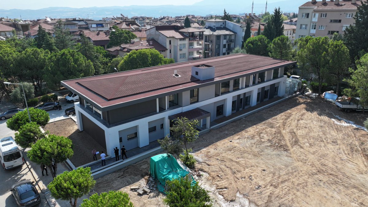 Denizli’mizin her köşesine değer katan projeleri bir bir hayata geçiriyoruz. 
Hayırsever Karalp ailesiyle birlikte şehrimize kazandırdığımız Denizli Büyükşehir Belediyesi Sosyal Hizmet Merkezi ve Pamukkale Ayşe Karalp Aile Sağlığı Merkezini yerinde inceledik. 

Hizmetlerimizin