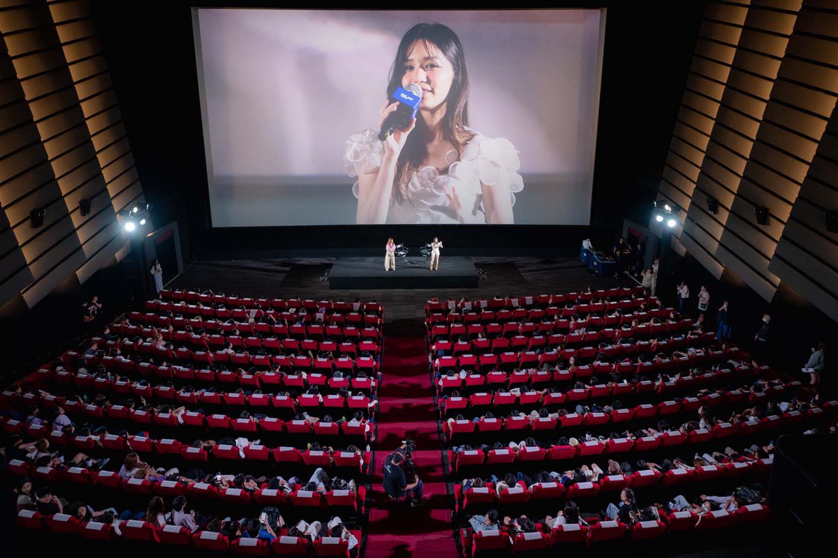 LookAround_TH's tweet image. ย้อนฟีลความทรงจำกับ 'วิโอเลต วอเทียร์' ในจอกับ YOU BETTER LOVE ME ก่อนเจอกัน ในคอนเสิร์ตเดี่ยวครั้งที่ 2 VIOLETTE WAUTIER SO VERY DRAMATIC
🔗 อ่านต่อ facebook.com/share/p/14JkB7…
#VioletteWautier #วิโอเลตวอเทียร์
#YOUBETTERLOVEMECONCERT
#VIOLETTEWAUTIERSOVERYDRAMATIC