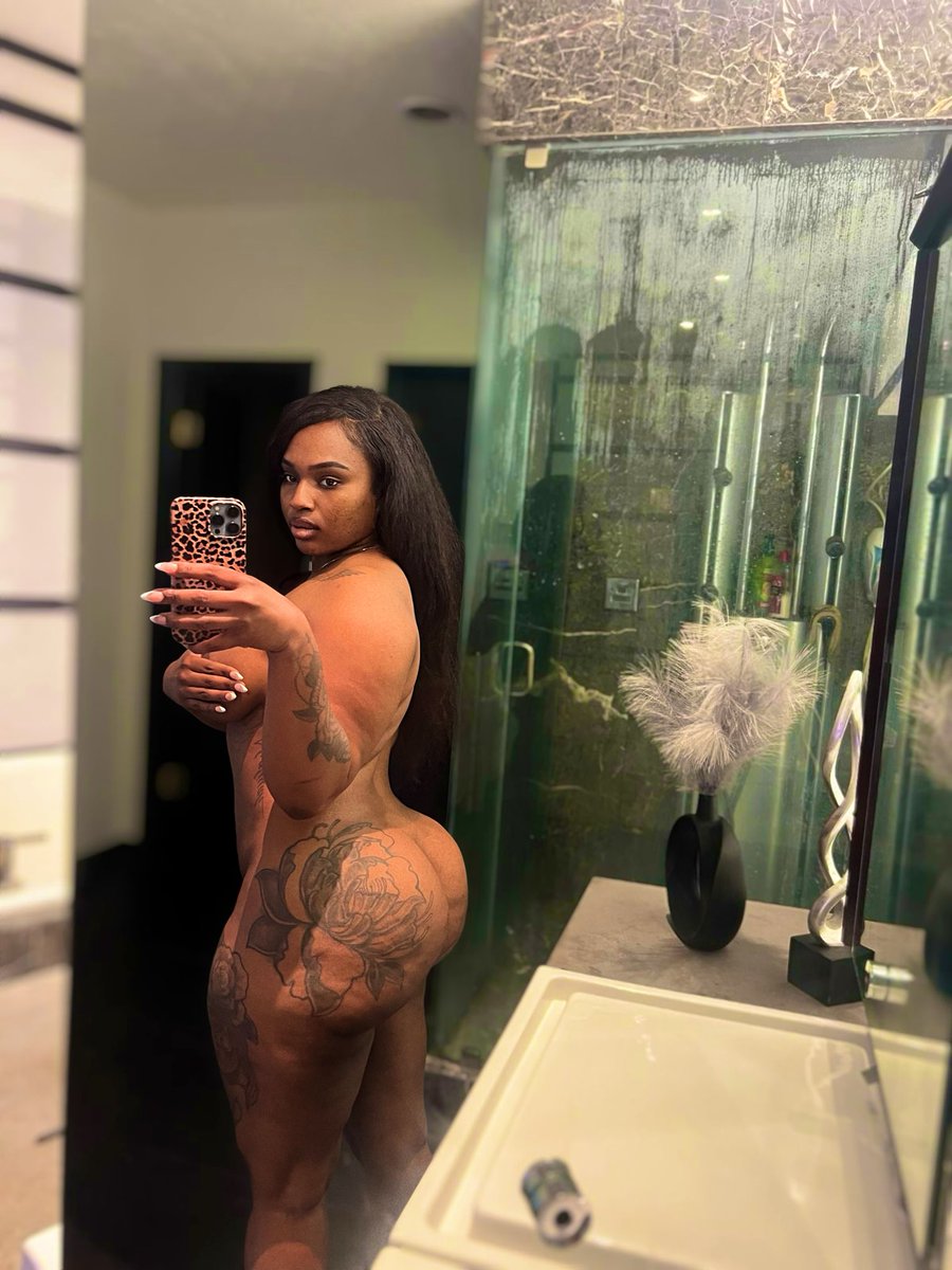 SabrinaNephew's tweet photo. Should I upload more booty pics 😋 https://t.co/WFLUkijzXg