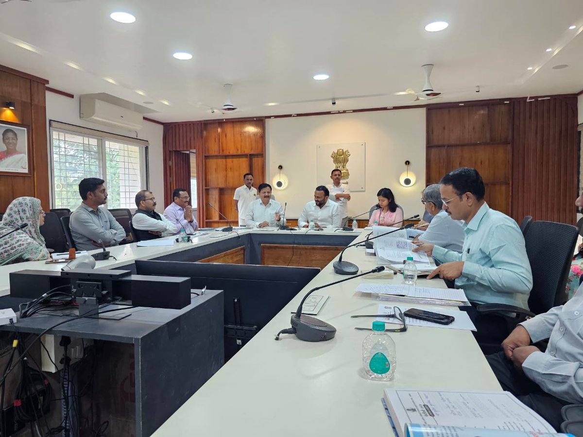 DISTRICT INFORMATION OFFICE, SATARA (@info_satara) on Twitter photo рдзрд░реНрдорд╛рджрд╛рдп рд░реБрдЧреНрдгрд╛рд▓рдпрд╛рдВрдордзреНрдпреЗ рдирд┐рд░реНрдзрди рд╡ рджреБрд░реНрдмрд▓ рдШрдЯрдХрд╛рдВрд╕рд╛рдареА рдЦрд╛рдЯрд╛ рд░рд╛рдЦреАрд╡ рдареЗрд╡рдгреЗ рдмрдВрдзрдирдХрд╛рд░рдХ*
рдкреНрд░рднрд╛рд╡реА рдЕрдВрдорд▓рдмрдЬрд╛рд╡рдгреАрд╕рд╛рдареА рд░реБрдЧреНрдгрд╛рд▓рдпрд╛рдВрдЪреА рддрдкрд╛рд╕рдгреА рдХрд░рд╛рд╡реА
- рдЧреНрд░рд╛рдорд╡рд┐рдХрд╛рд╕ рд╡ рдкрдВрдЪрд╛рдпрддрд░рд╛рдЬ рдордВрддреНрд░реА рдЬрдпрдХреБрдорд╛рд░ рдЧреЛрд░реЗ рдзрд░реНрдорд╛рджрд╛рдп рд░реБрдЧреНрдгрд╛рд▓рдпрд╛рдВрдордзреНрдпреЗ рдирд┐рд░реНрдзрди рд╡ рджреБрд░реНрдмрд▓ рдШрдЯрдХрд╛рдВрд╕рд╛рдареА рдЦрд╛рдЯрд╛ рд░рд╛рдЦреАрд╡ рдареЗрд╡рдгреЗ рдмрдВрдзрдирдХрд╛рд░рдХ*
рдкреНрд░рднрд╛рд╡реА рдЕрдВрдорд▓рдмрдЬрд╛рд╡рдгреАрд╕рд╛рдареА рд░реБрдЧреНрдгрд╛рд▓рдпрд╛рдВрдЪреА рддрдкрд╛рд╕рдгреА рдХрд░рд╛рд╡реА
- рдЧреНрд░рд╛рдорд╡рд┐рдХрд╛рд╕ рд╡ рдкрдВрдЪрд╛рдпрддрд░рд╛рдЬ рдордВрддреНрд░реА рдЬрдпрдХреБрдорд╛рд░ рдЧреЛрд░реЗ