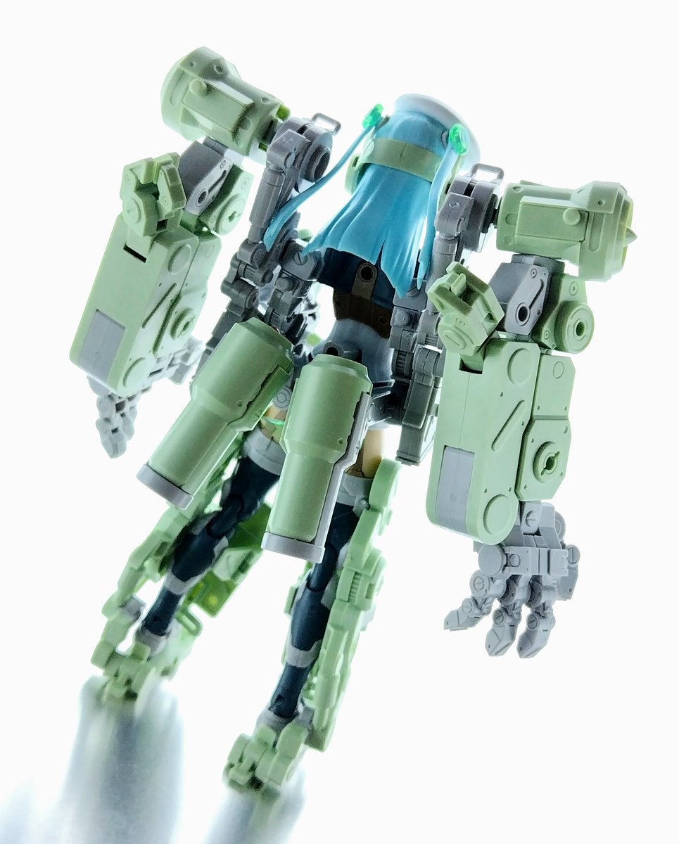 murabito_skkn's tweet image. #上手いとか下手とかそういうのは関係なく自分が気に入っている写真を1枚選ぶ
塗装·スミ入れなしの完全なる素組みでも、ライティングの角度や強さをうまく調整すればディティールの立体感は強調できる、と勉強になった一枚ですね!🤭