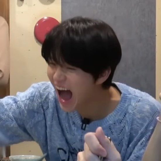 do0wonhe's tweet image. 최애 둘 하이파이브 시키기

꺄앙 대영앙
                                          네에ㅔㅇ 도영이형