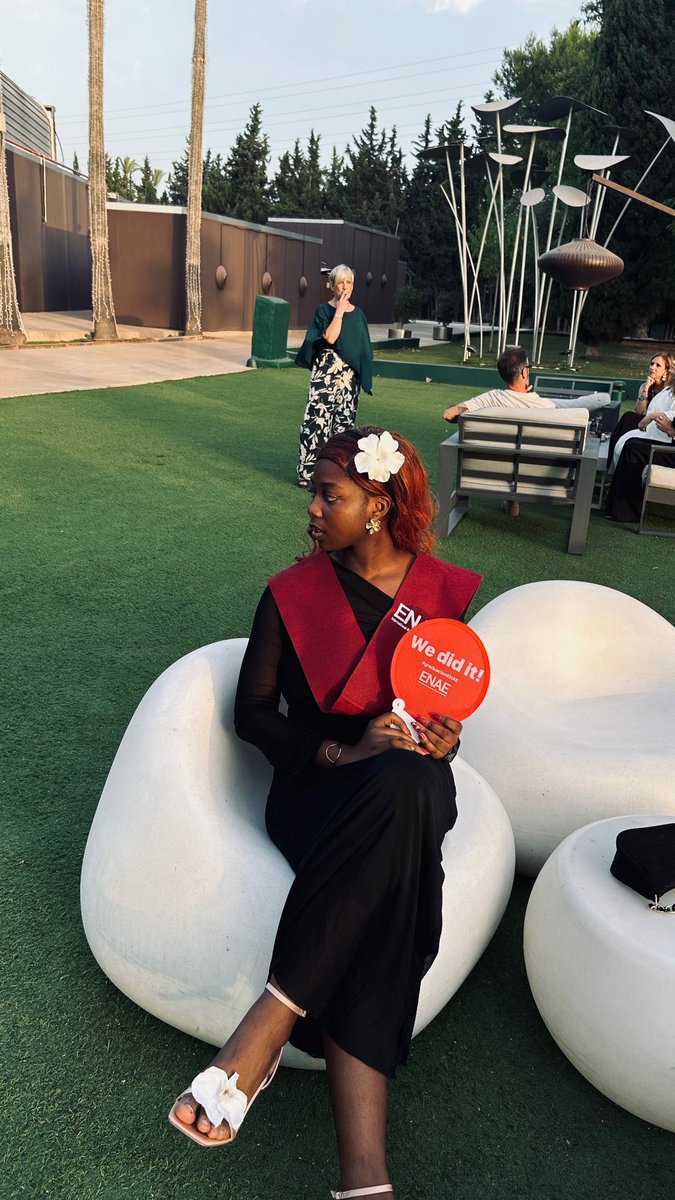 thegemmmm's tweet image. a graduadooo👩🏾‍🎓.

msc international and digital marketing.
best graduating student.
enae international business school.