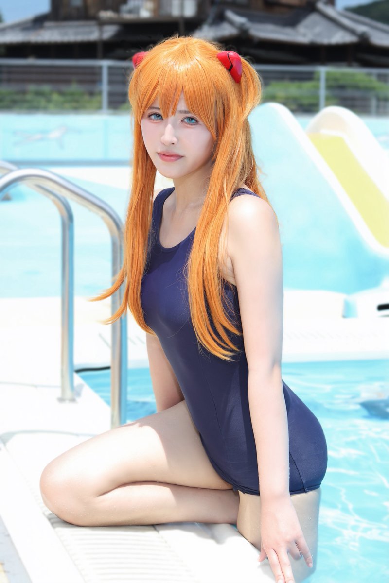 ichigo_trunks's tweet image. プールの端っこ