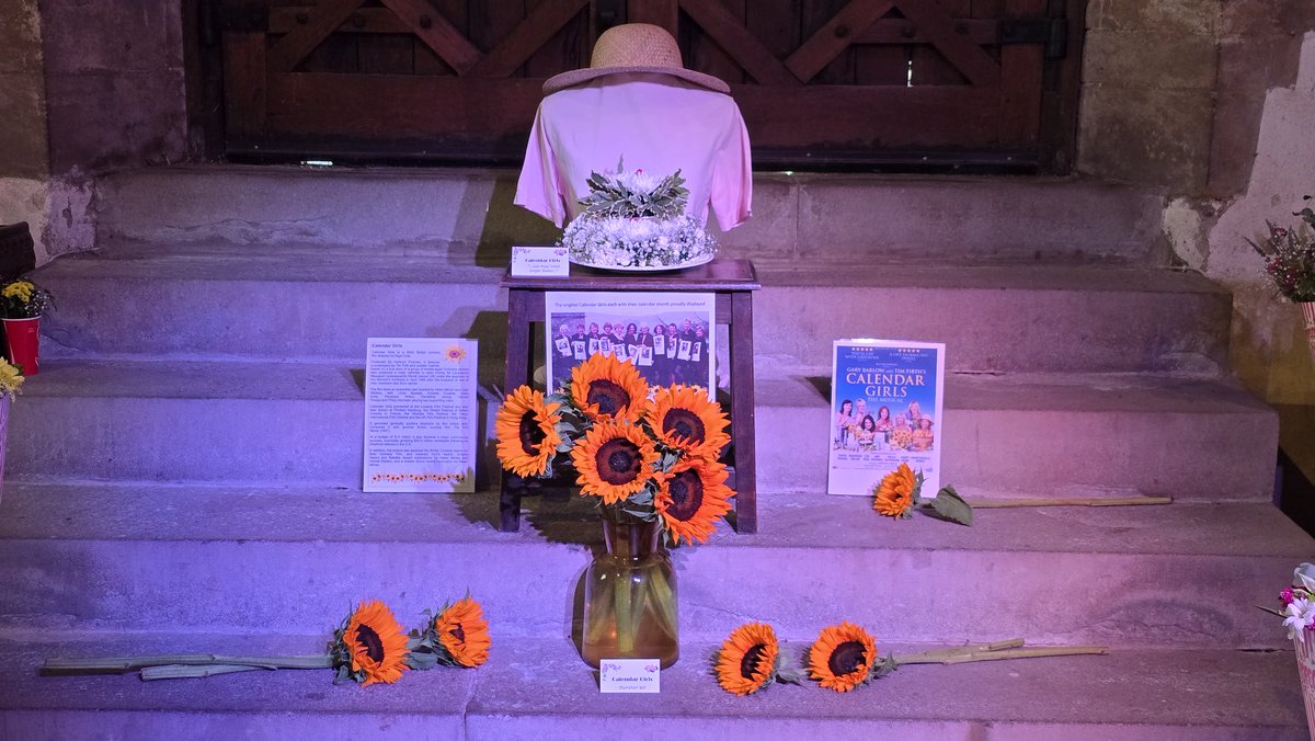 Dunster_Info's tweet image. 🎬🌸 Dunster Flower Festival This Weekend! 🌸🎬
Join us today and Saturday and Sunday from 10am to 4pm for the Dunster Flower Festival, where this year's theme is “Films”! 🎞️
A perfect summer outing in the heart of the village! 💐🍰
#Dunster #DunsterVillage