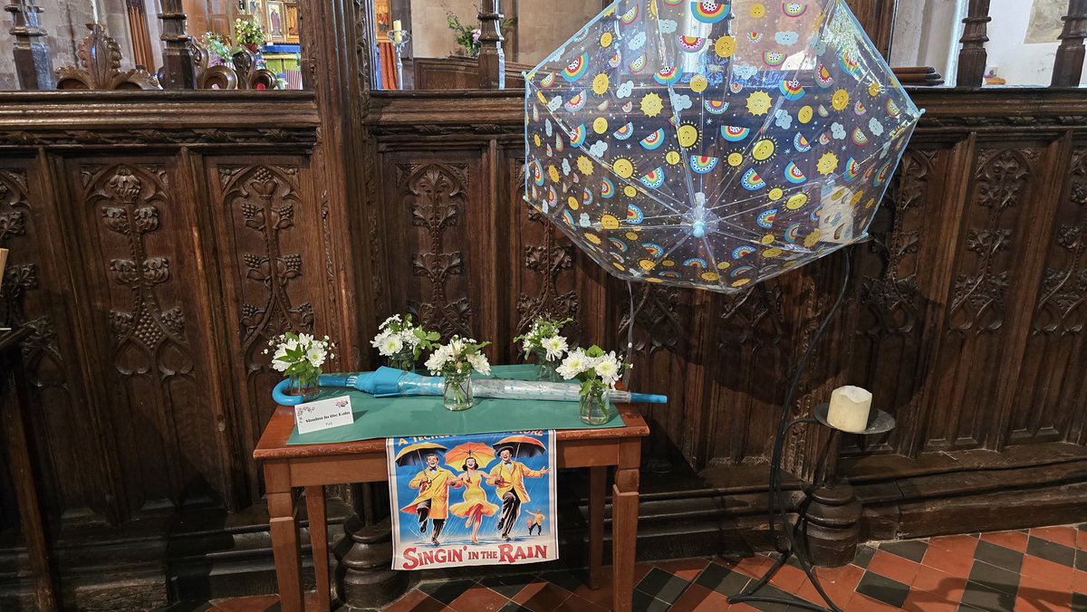 Dunster_Info's tweet image. 🎬🌸 Dunster Flower Festival This Weekend! 🌸🎬
Join us today and Saturday and Sunday from 10am to 4pm for the Dunster Flower Festival, where this year's theme is “Films”! 🎞️
A perfect summer outing in the heart of the village! 💐🍰
#Dunster #DunsterVillage