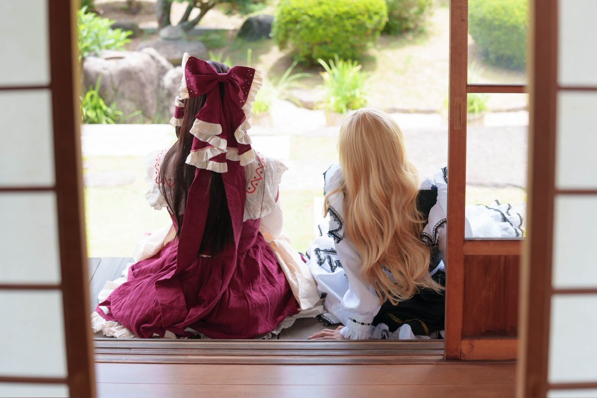 AMchan_da's tweet image. 【cosplay】
異変が起きなかった平和な日
霊夢:あみ
魔理沙:えこぴさん(@_echo_11 )
📸:らいてぃーさん(@raity18 )
#0713東方永夜抄コスプレ併せ