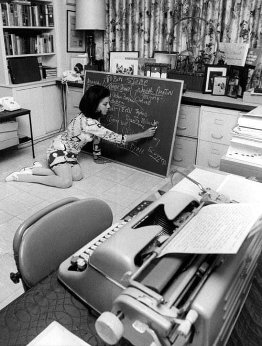 Gen_Boiko's tweet image. I want to be aware of the minutes and the seconds, and make each one count
Time is precious. It' life, the only thing you can never get back.
Jacqueline Susann
Friday has arrived, make it an amazing day.
Photo:
Everett Collection
#5amwritersclub
#WritingCommunity