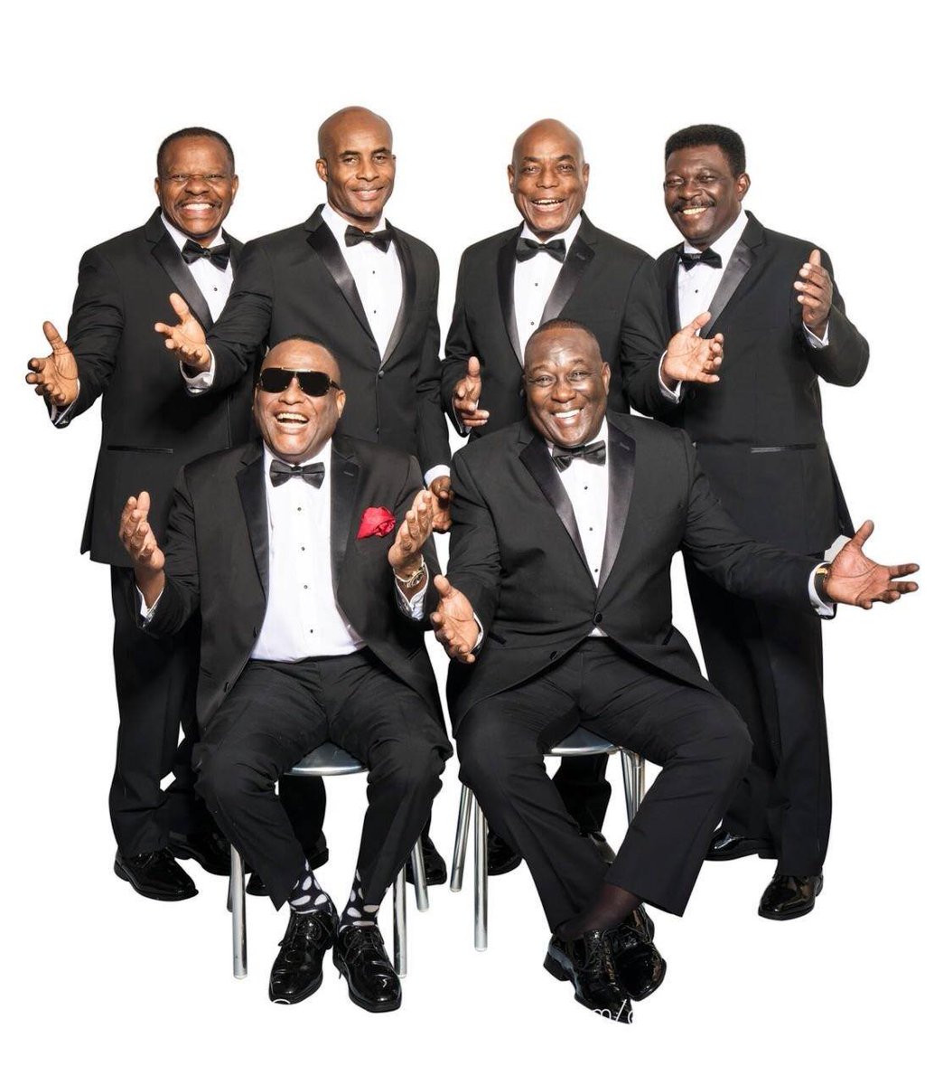 TheNancyRoc's tweet image. Avec près de quarante albums, des centaines de milliers d’exemplaires vendus et des prestations sur les plus grandes scènes internationales, Tabou Combo demeure l’une des plus grandes fiertés culturelles d’Haïti. @nouvelliste
lenouvelliste.com/article/258306…