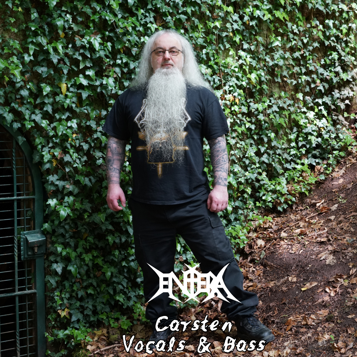 Entera haben neue Fotos gemacht. Ich im Wald :)
#thrashmetal #speedmetal #foto #bild #bandfotos #metalband #metalmusiker #enterathrashmetal #sänger #bassist #bass #metalvocals #longbeard