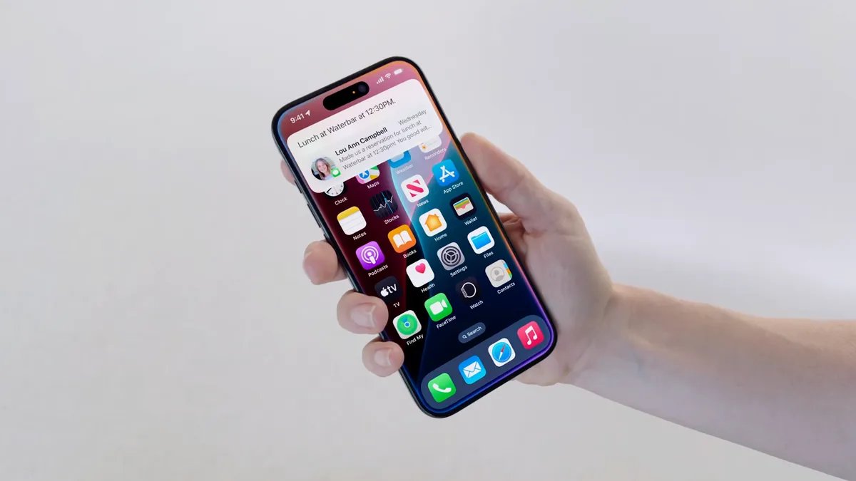 LeakerApple's tweet image. #whoremembers when the new Siri with Apple Intelligence was shown off at WWDC24.
We still haven't gotten it...