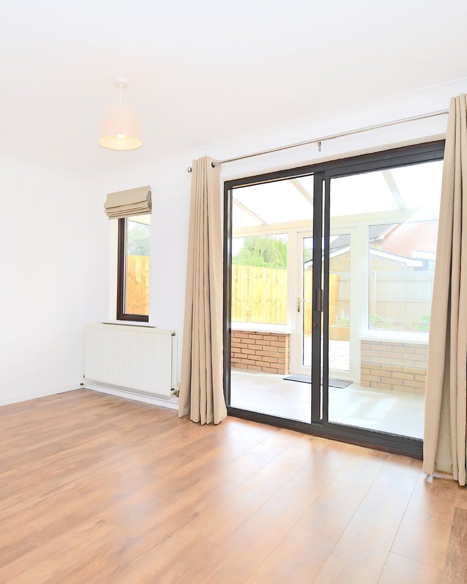 TO RENT - Abergavenny, Monmouthshire
👉 Newly fitted kitchen and bathroom
👉 Two bedrooms
👉 Conservatory and low maintenance garden
👉 Single garage
👉 EPC Rating C
👉 Council tax band C
👉 Deposit £1575.00
👉 £1,050 pcm⠀⠀⠀
01873 859237📞
bit.ly/40zDX8D