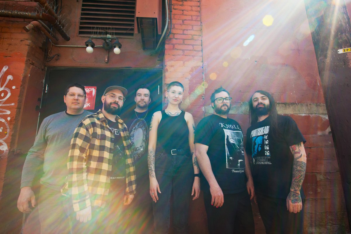 bringthenoiseuk's tweet image. .@twiabp have released their new single 'Dissolving' bringthenoiseuk.com/202507/news/mu…