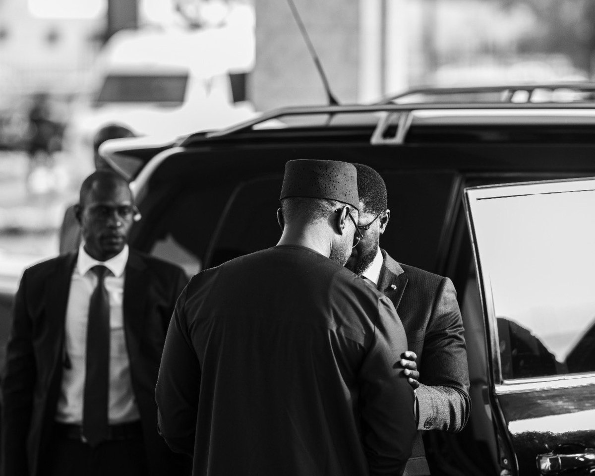PR_Senegal's tweet image. Ce matin, le @PR_Diomaye a quitté Dakar pour Lomé, dans le cadre d’une visite de travail de 24h, à l’invitation du Président du Conseil de la République Togolaise. Demain, il se rendra à Monrovia pour les célébrations du 178e anniversaire de l’indépendance nationale du Libéria.