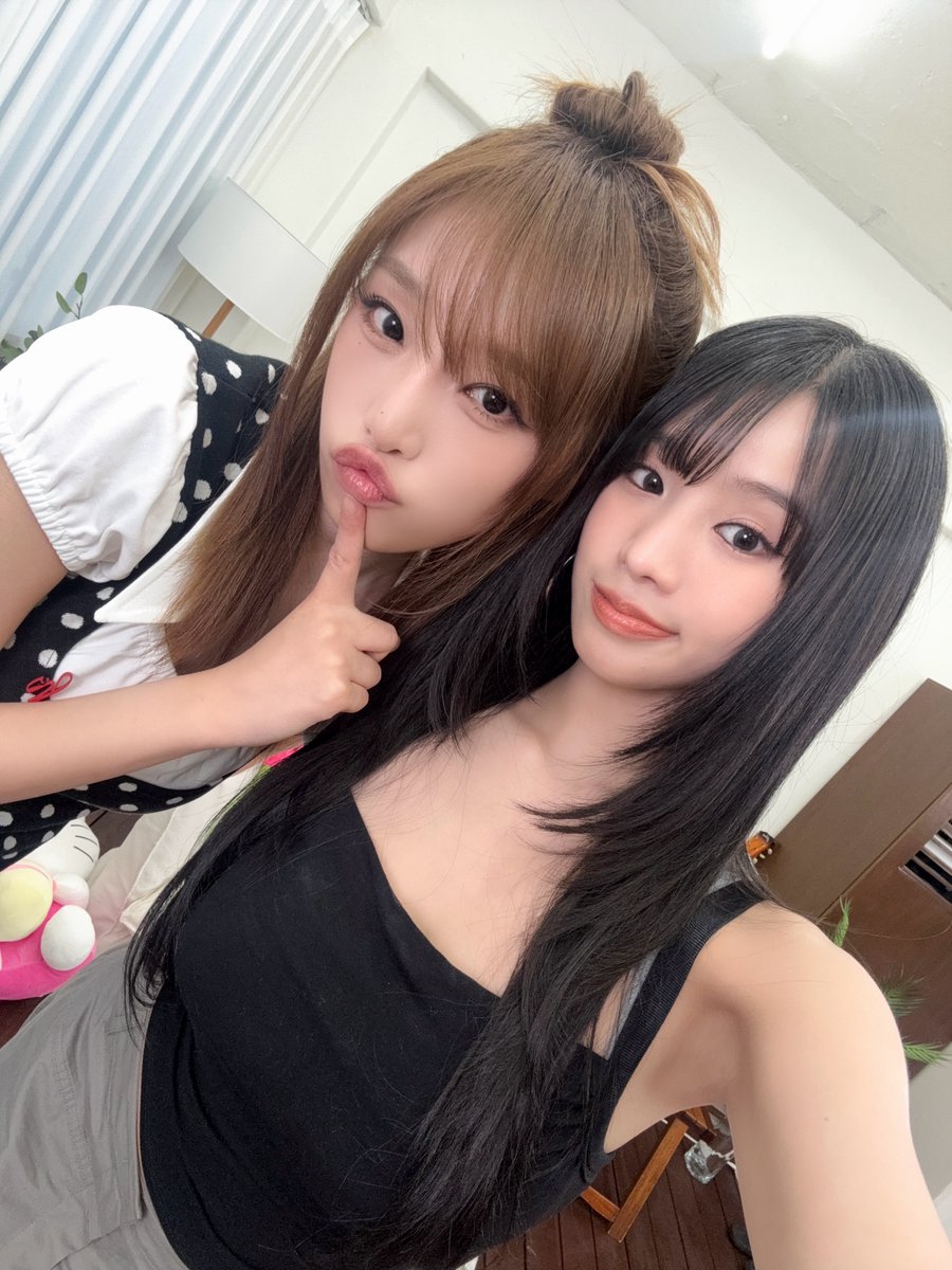 [📸] 250725 #띠집
러블리걸과 핫걸의 만남! 
띠집 피날레 하우스 파티에 놀러오세요!

🔗 youtu.be/UeBMxSjB2s8

#KISSOFLIFE #키스오브라이프 #KIOF
#NATTY #나띠 #띠집