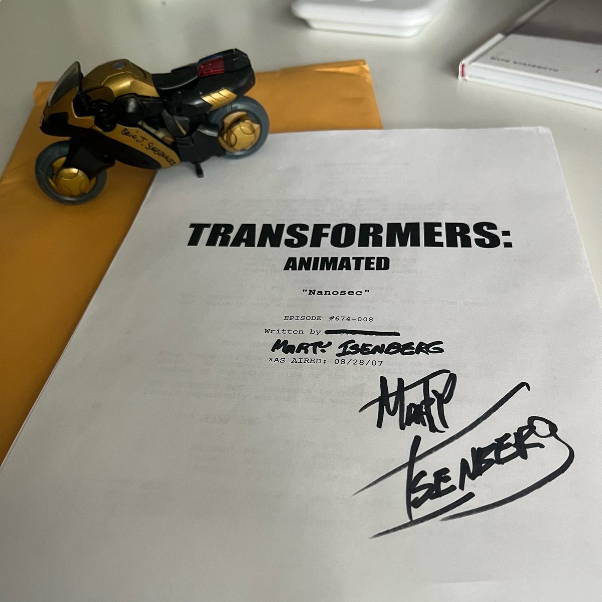 Sakuzzu337's tweet image. ah, and I have a signed script and Prowl 🤗😋
#maccadam #transformers #TransformersAnimated #prowl #TFA