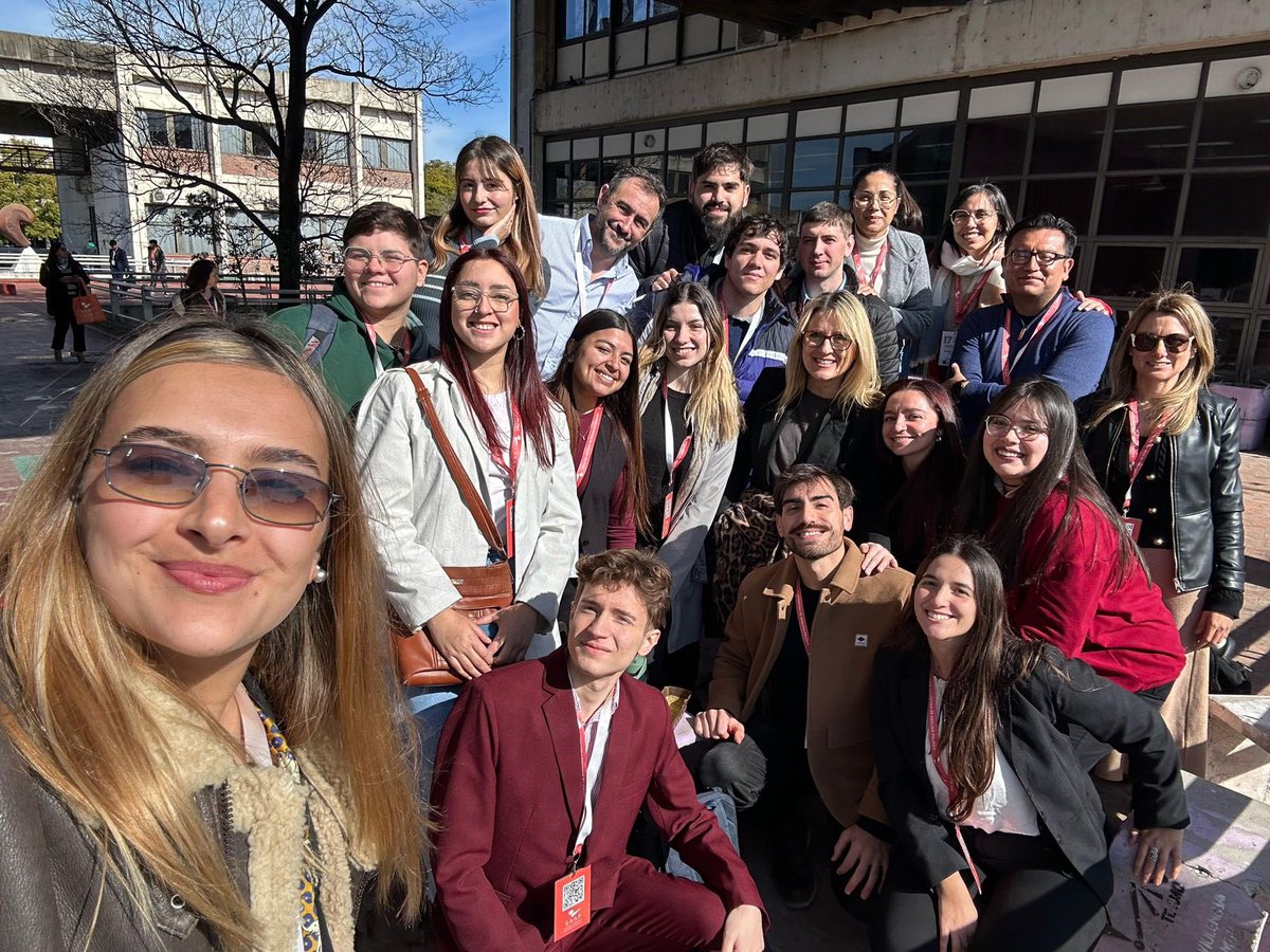 flaviafrei's tweet photo. 🌟Feliz de poder participar en el Programa de Mentorías en Ciencia Política que hemos organizado desde @ReformasLATAM para las y los estudiantes que participen en el #CongresoSAAP @RedSAAP 

#GraciasTotales 

#PedagogiaIncluyente @IIJUNAM @UNAM_MX https://t.co/6bYoZjPZv0