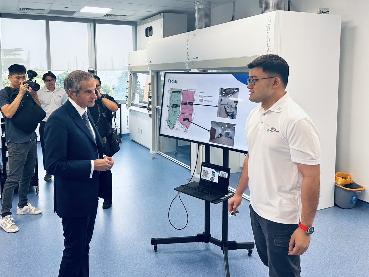 rafaelmgrossi's tweet image. Visited @NUSingapore’s SNRSI and @NEAsg’s radiological labs in Singapore. Impressed by 🇸🇬’s strong investment in nuclear science and technical capacity. These efforts will serve not only the country but also the region through training, research, and innovation.