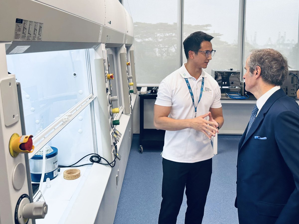 rafaelmgrossi's tweet image. Visited @NUSingapore’s SNRSI and @NEAsg’s radiological labs in Singapore. Impressed by 🇸🇬’s strong investment in nuclear science and technical capacity. These efforts will serve not only the country but also the region through training, research, and innovation.