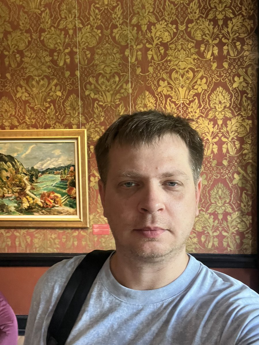 demidov_ka's tweet image. Дуже дякую пані @sector_m14 за те що розказала за до націю крові для @kitty_soloma Де ще б я здав кров у приміщенні музею серед старовинних картин.