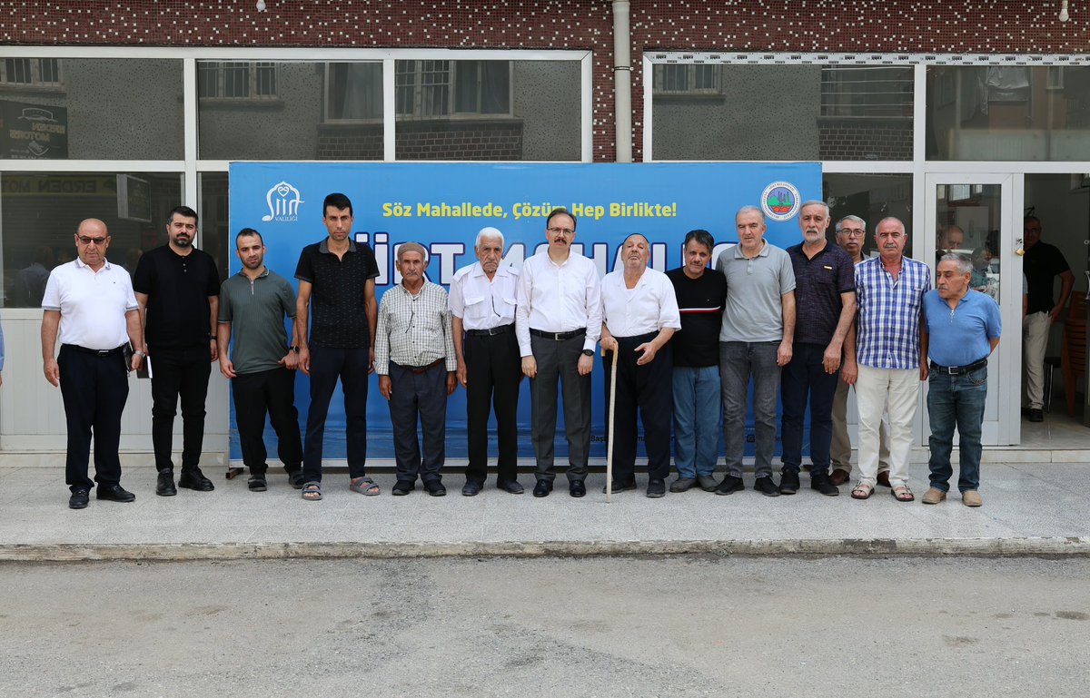 Siirt Belediyesi (@siirtbel) on Twitter photo 1️⃣4️⃣. #Siirt Mahalle Buluşmasını Kooperatif Mahallemizde Gerçekleştik.
Valimiz ve Belediye Başkan V. Sayın <a href="/Dr_KemalKzlkaya/">Dr. Kemal KIZILKAYA</a> , Mahalle Buluşmaları kapsamında Kooperatif Mahallesi sakinleriyle bir araya geldi.
Vali Kızılkaya, vatandaşlarımızın talep ve önerilerini tek tek 1️⃣4️⃣. #Siirt Mahalle Buluşmasını Kooperatif Mahallemizde Gerçekleştik.
Valimiz ve Belediye Başkan V. Sayın <a href="/Dr_KemalKzlkaya/">Dr. Kemal KIZILKAYA</a> , Mahalle Buluşmaları kapsamında Kooperatif Mahallesi sakinleriyle bir araya geldi.
Vali Kızılkaya, vatandaşlarımızın talep ve önerilerini tek tek