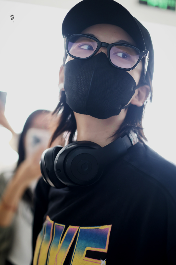 lukeranarchive's tweet image. 250724 © 回眸丨陆柯燃
— to work
#KERAN #陆柯燃 #LUKERAN