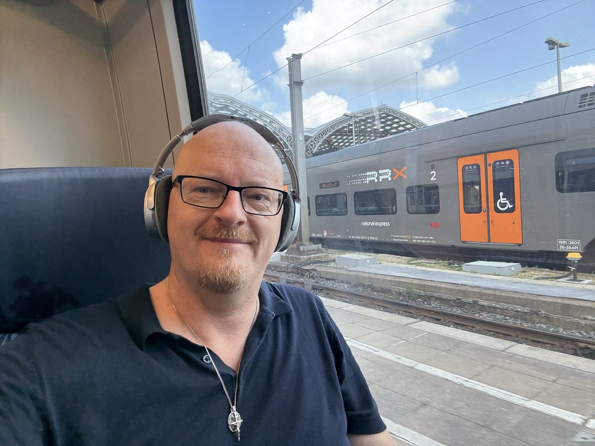 On my way to Münster to honour and celebrate a wonderful person, <a href="/BishopBarron/">Bishop Robert Barron</a> - Barron is receiving the well-deserved Josef Pieper Prize. Few people have paved the way into the rich intellectual tradition of Catholicism for lay people in particular as Bishop Barron has done –