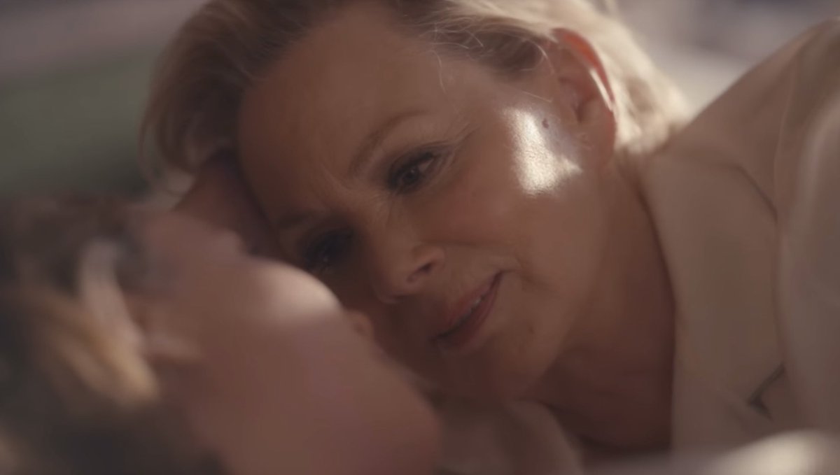 TbrightonDi's tweet image. Today I’m feeling like I’m gonna die if I don't see a similar scene where Deborah puts her hand on Ava's face and says:
"G’morning, kitten."
