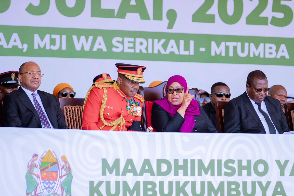 ikulumawasliano's tweet image. Rais wa Jamhuri ya Muungano wa Tanzania Mhe. Dkt. Samia Suluhu Hassan na Viongozi mbalimbali wakiwa kwenye Maadhimisho ya siku ya kumbukumbu ya Mashujaa katika uwanja wa Mashujaa Mtumba Jijini Dodoma tarehe 25 Julai, 2025.