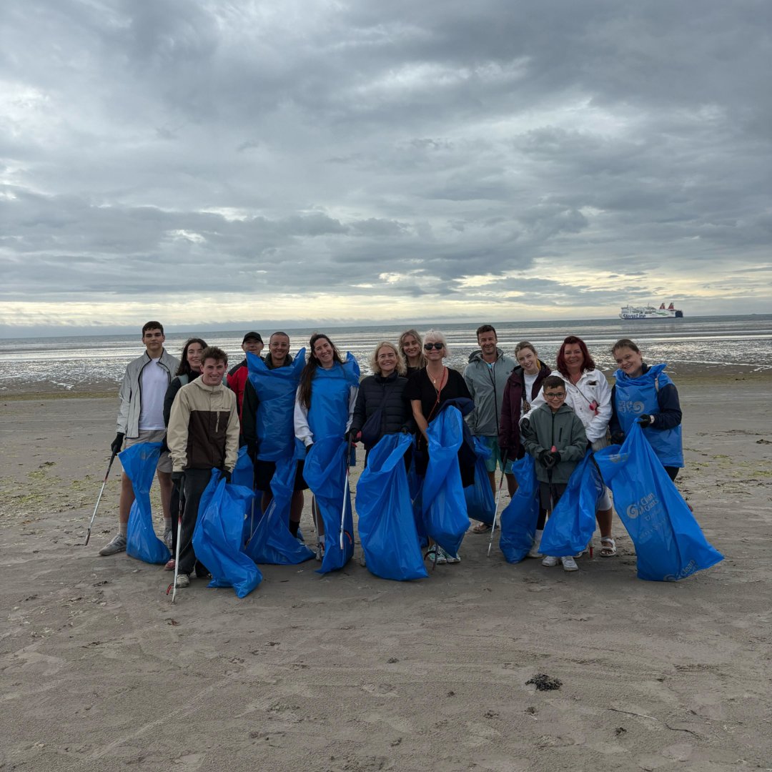 salon_business's tweet image. In a continued show of support for #plasticfreejuly  salon software leader @thephorestword returned to Bull Island, Dublin recently for its annual beach cleanup in partnership with @CleanCoasts: salonbusiness.co.uk/phorests-plast…