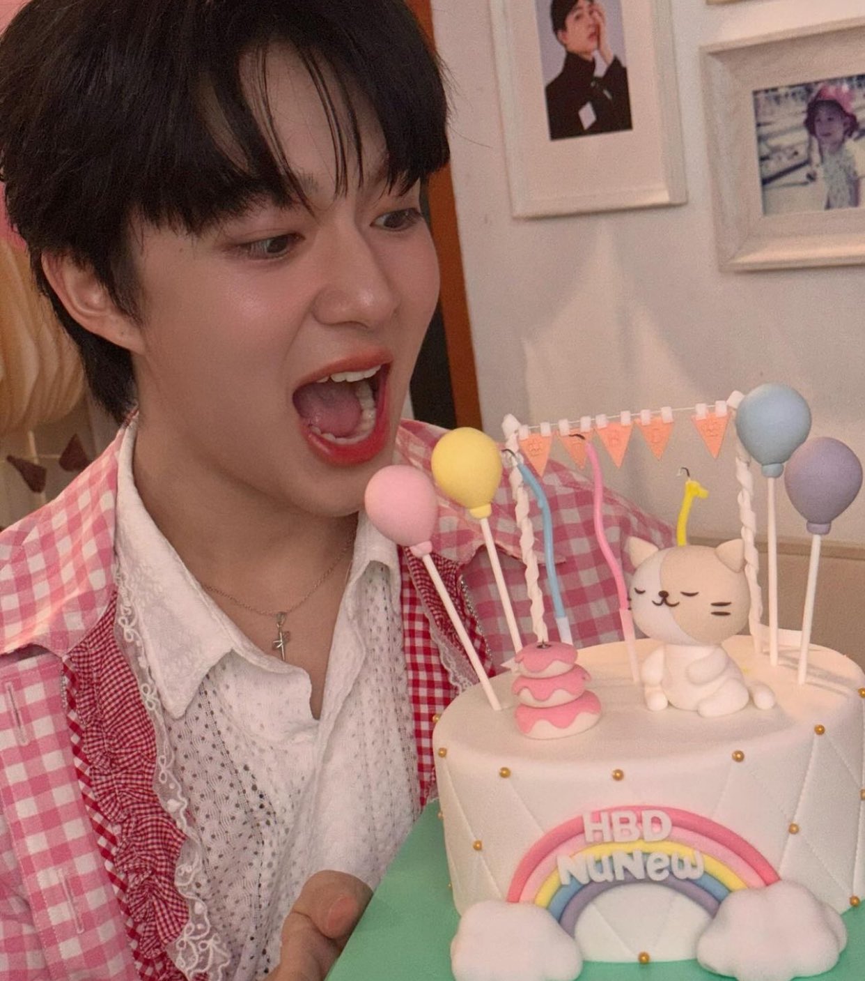 PLAVE HAPPY PLAVE DAY MMMM イェジュン MEYMU 🖤🐈‍⬛ Happy Hamin Day 🐈‍⬛🖤 祝河玟生日快樂 🎂 如同嫩芽般