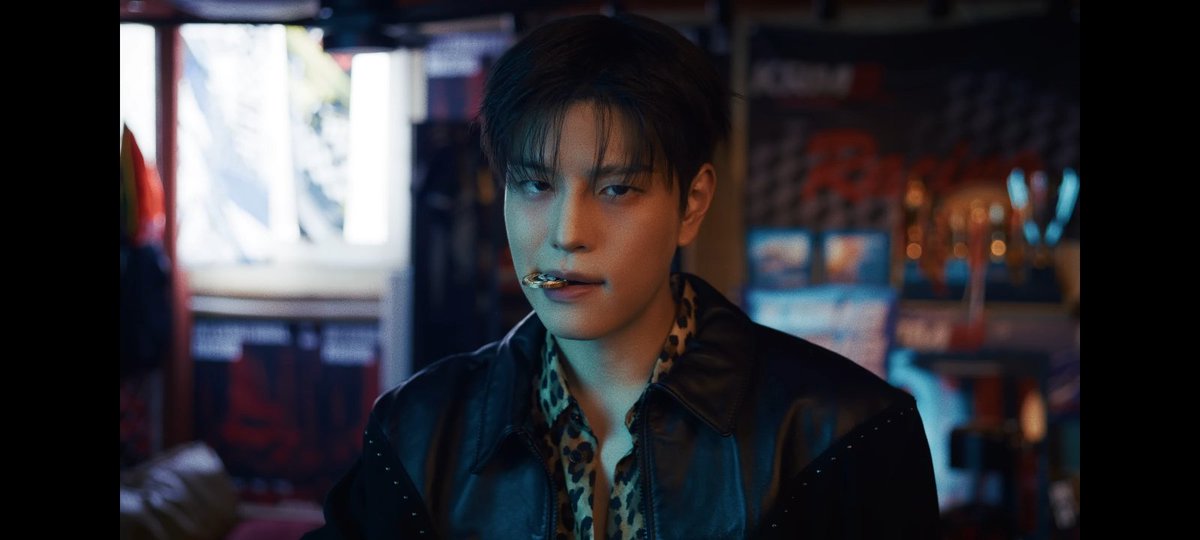 TANGINUHHHHH MAY LUMULUHA SA GITNA NG