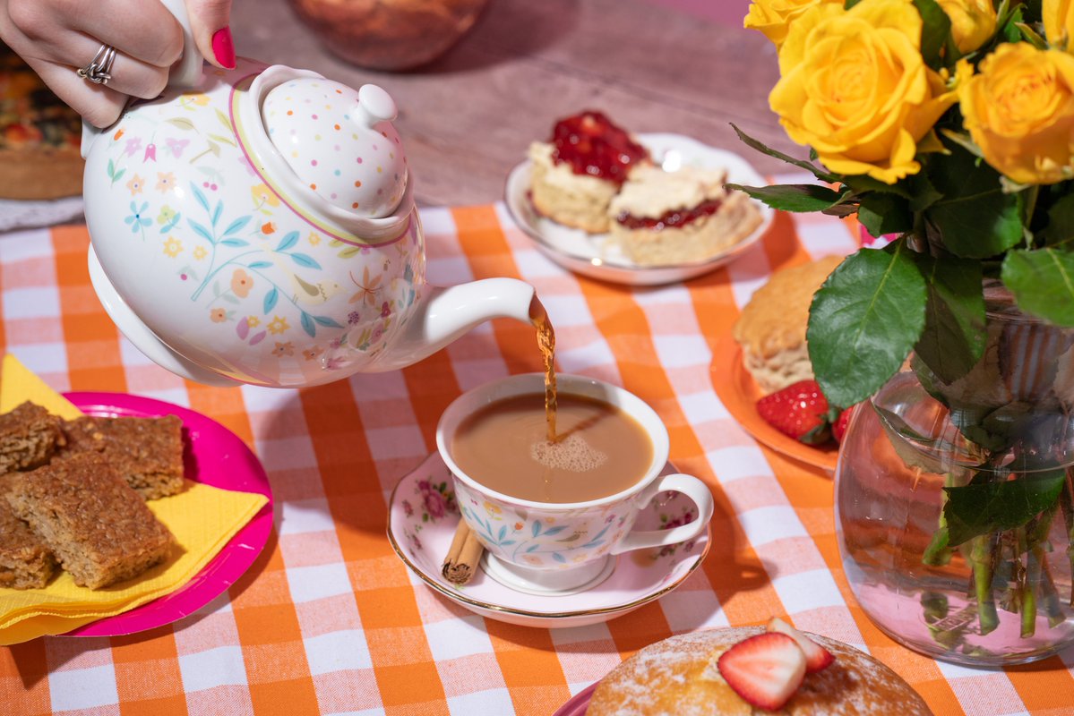 BreastCancerNow's tweet image. Ready? Set… Bake!
It’s 1 week to go until Afternoon Tea month!
Have you signed up to hold your Afternoon Tea yet?
Doughnut fear! There’s still time to order your fundraising pack.
Register today. Be a life-changer this August.
breastcancernow.org/afternoon-tea/…