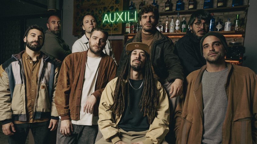 Viasona's tweet image. La gran majoria d'empreses contractades pel concert i els artistes són cooperatives. @Auxili_Band @neualcarrer viasona.cat/noticia/5833 viasona.cat/noticia/5833/f…