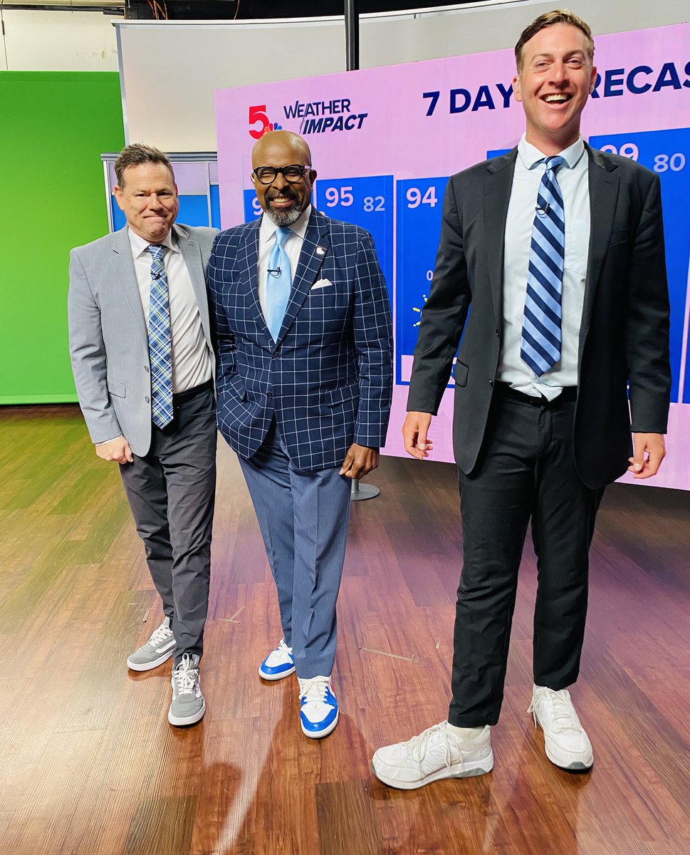 The fellas have shoe game this morning on <a href="/ksdknews/">KSDK News</a> #TISL and judging by our heights <a href="/GFrankTV/">Garry Frank</a> is a giant compared to <a href="/PaulCooked/">Paul Cook</a> and me.