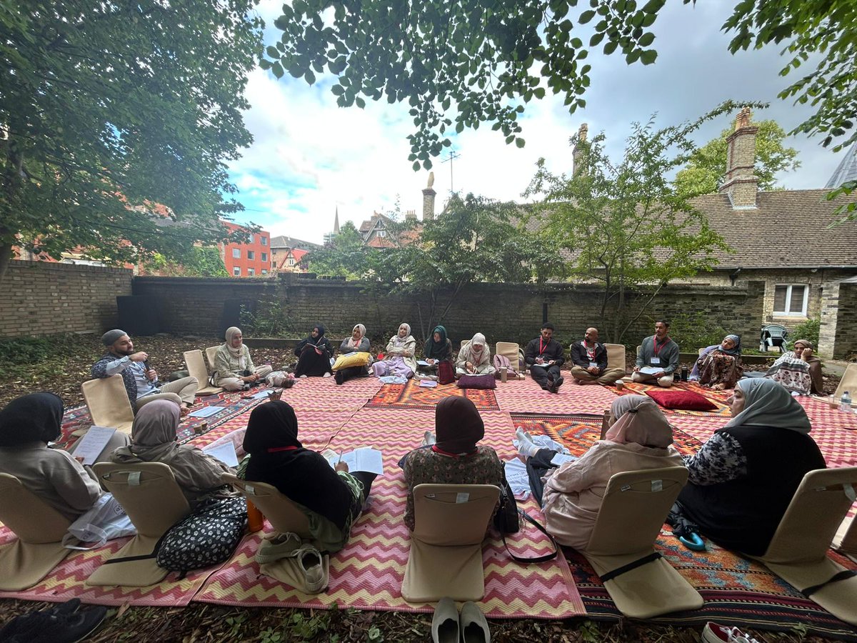 CMC_Cambridge's tweet photo. πΏ Our Principles of Islam and Psychology in Practice summer programme is well underway - an incredible first week filled with reflection, hands-on learning, and community spirit.
π Learn more: https://t.co/yvXaSUoVJk
#IslamandPsychology #LearnWithCMC https://t.co/uRASNqKF2U