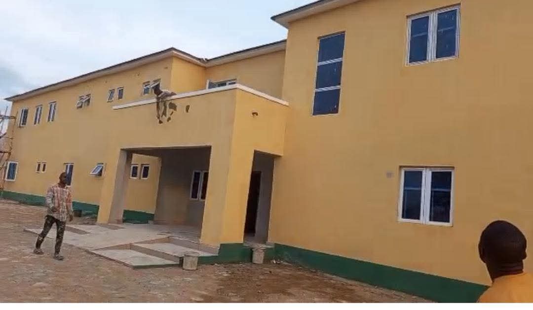 PROJECT UPDATE

The establishment of a 40-bed advanced hospital in Daudu, Guma Local Government Area, with  state-of-the-art medical facility successfully completed.