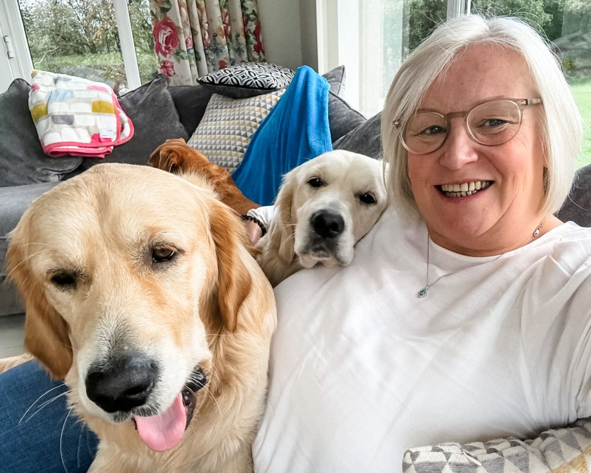 A very warm welcome to Heather Weir, the new CEO of the USPCA🐾
Heather brings over 25 years of senior leadership experience in health and charity sectors, including as former CEO of the Northern Ireland Hospice.

Learn more about Heather here 👉 buff.ly/dgZYepO