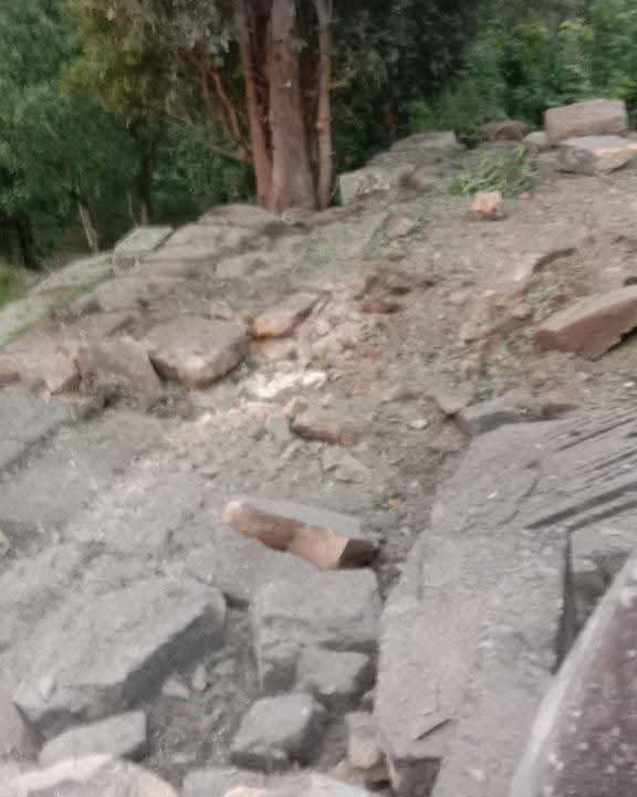 phkaynovels's tweet photo. 🚨🏛️ BREAKING: Thailand is bombing Preah Vihear Temple, a UNESCO World Heritage Site! 🇰🇭💣

Since July 24, Thai F-16 jets &amp; artillery have targeted this sacred Khmer monument—a crime against culture &amp; humanity.

📢 @UNESCO @UN @UNESCOCambodia ACT NOW!  #ThailandStartedTheWar https://t.co/HOpd4Zgw9G