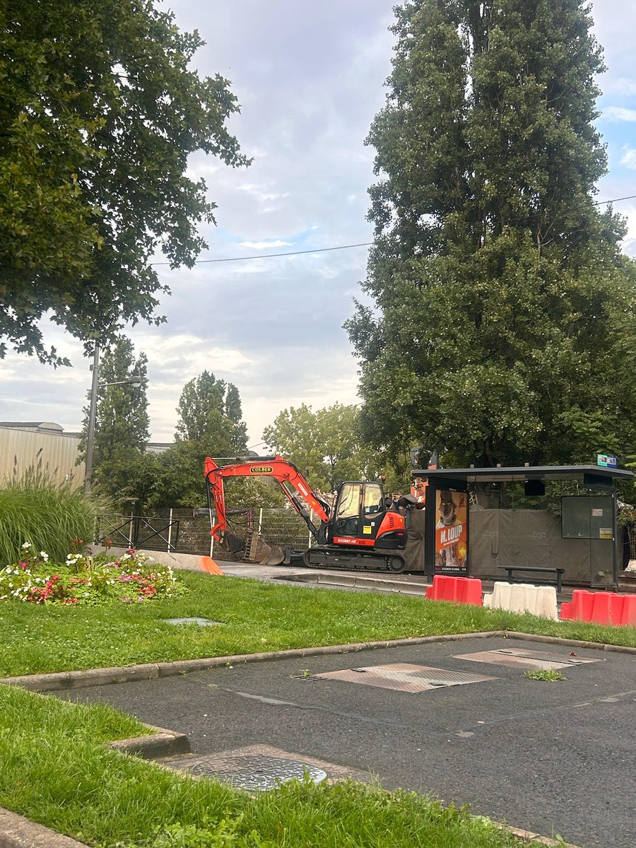 🔴 [COMMUNIQUÉ DE PRESSE]

Hier a eu lieu l’évacuation du camps de Roms situé à La Courneuve, en limite du Bourget.

Comme vous le savez, je suis profondément engagé à ce que la dignité humaine dans toutes ses composantes soit respectée […].