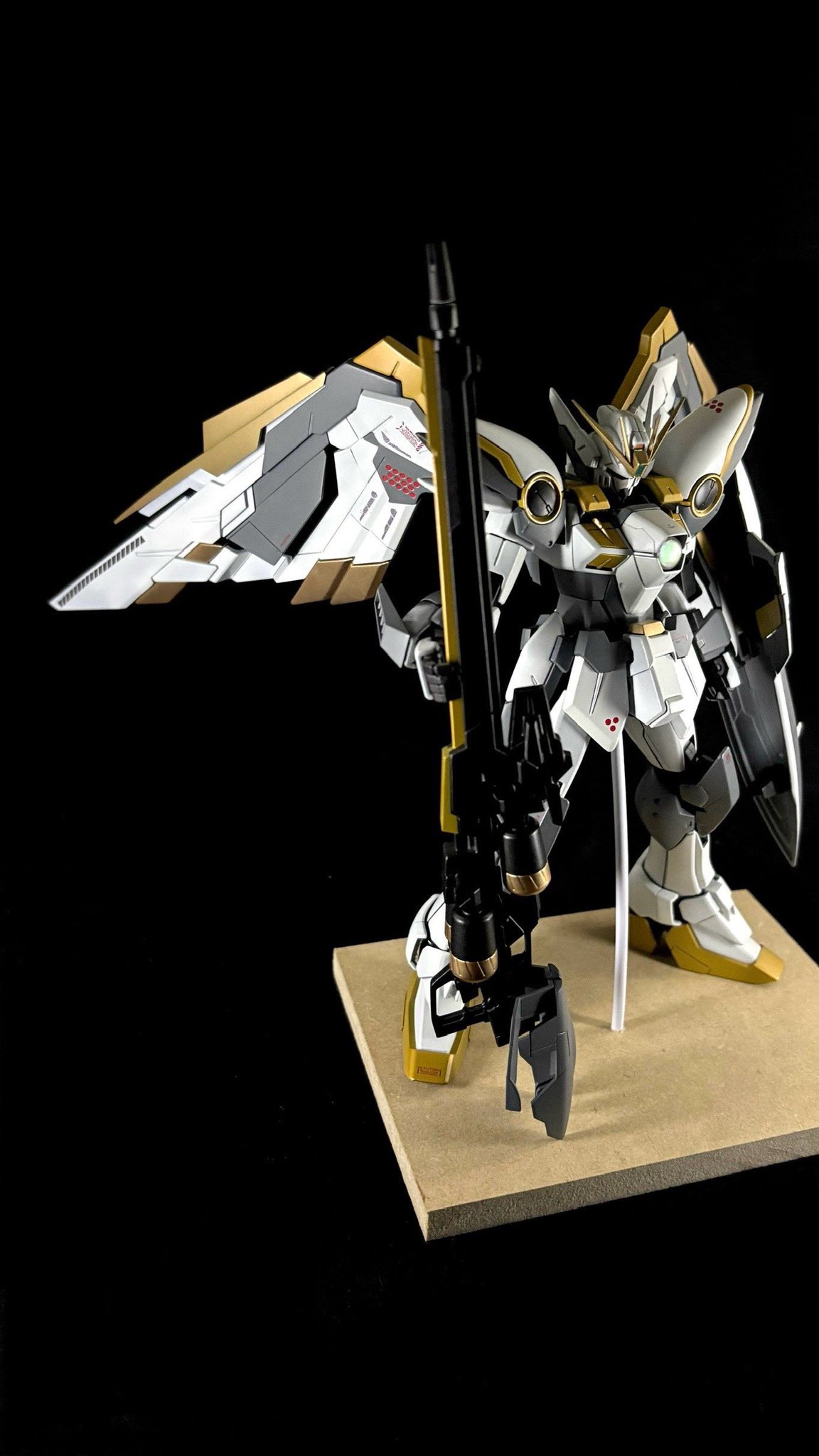 №85、ガンダムシリーズ①、i7-2600k、M8G、Linux_Q4OS ガレージキットレベルの造形の美しさ！ハイコスパ！27年前の驚愕