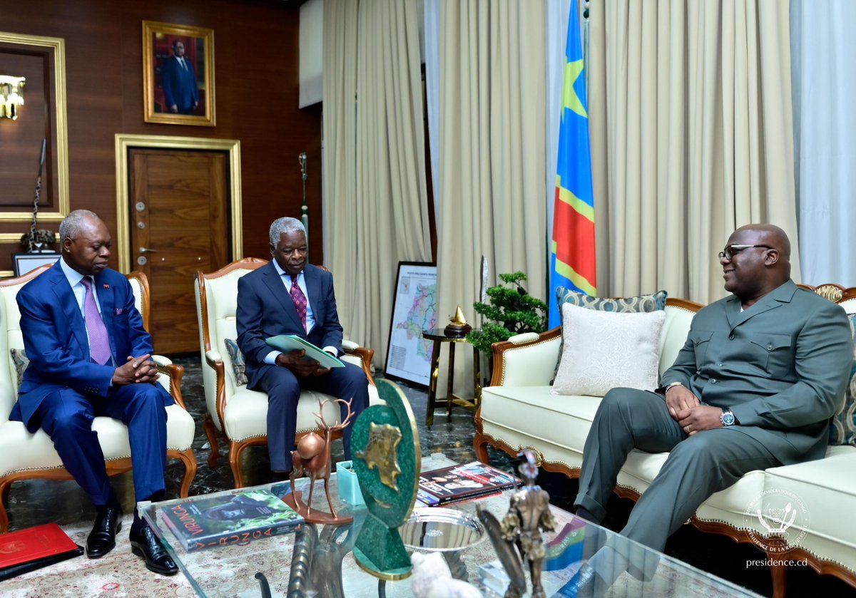 Ce jeudi à la Cité de l’Union africaine, à Kinshasa, le Président de la République, Félix Tshisekedi, a accordé une audience à l’artiste musicien Sam Mangwana, en séjour dans la capitale de la République Démocratique du Congo (RDC). 

« L'essentiel pour moi, c'était d'arriver à