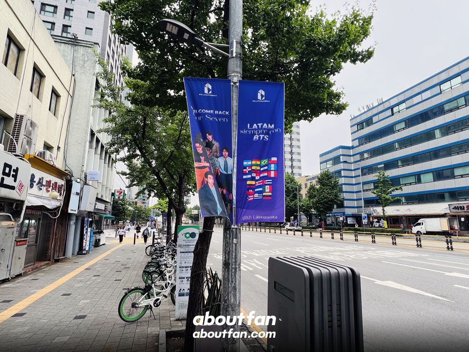 📣 BTS Support ads

✔︎ Date : 25.06.21
✔︎ Ads Product : Streetlight Banner

#防弾少年団 #방탄소년단 #BTS
#JIN #SUGA #JHOPE #JIMIN #V #JUNGKOOK

🏠 aboutfan.com
🗨 pf.kakao.com/_mwGjT
📱 instagram.com/aboutfan_offic…