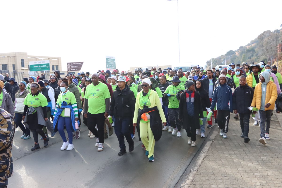 UNLesotho's tweet image. 👟 Step by step, we can build climate resilience! 

Today, Hon. Letsema Adontši, Minister of Environment and the UN RC joined Basotho and development partners in the #Walk4Climate, demonstrating a united commitment to climate action and a greener, more sustainable Lesotho. 🌍🌿